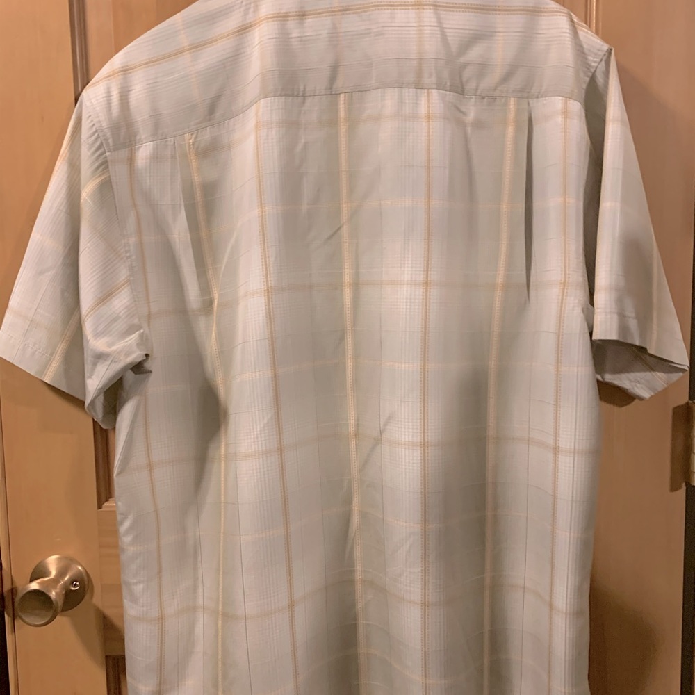 ❗️💲SALE💲❗️Tommy Bahama camp shirt NWOT - Picture 3 of 5